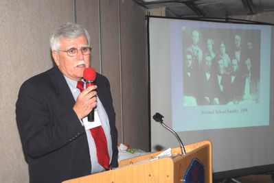 2006 Reunion 75th Anniversary Banquet Speaker Geoffrey Williams UAlbany
University Archivist, Geoffrey Williams, during his presentation, Multi Media Retrospective of NYSCT.
