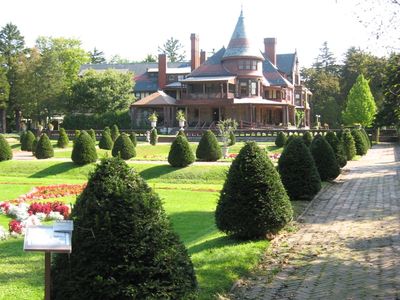 Sonnenberg Gardens Mansion
