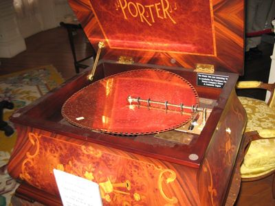 Sonnenberg Tour
Music Box interior
