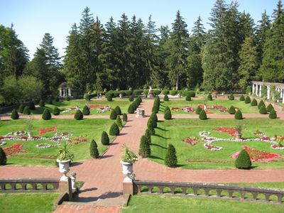 Sonnenberg Gardens
