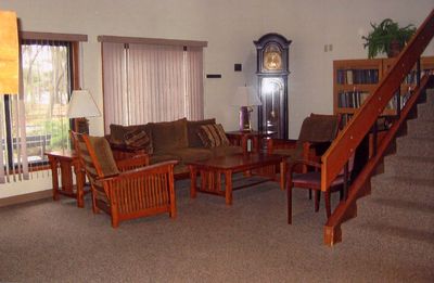 Main Lounge Alumni House
The Main Lounge is on the 1st Floor near the lobby of the Alumni House.
