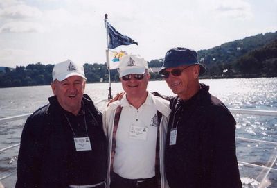 2010 Tours Boat
Jim Finnen; Jack Higham; and Hal Smith on the Pride of the Hudson.
